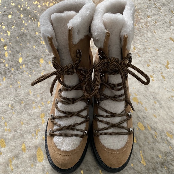 NWOT Marc Fisher Booties. - Picture 2 of 3